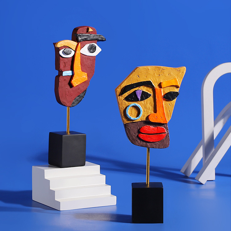Art Craft Cafe - Abstraktes Gesicht, bunte gedrehte Statue, moderne